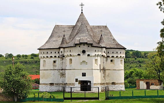 Покровська церква‑фортеця (Сутківці)