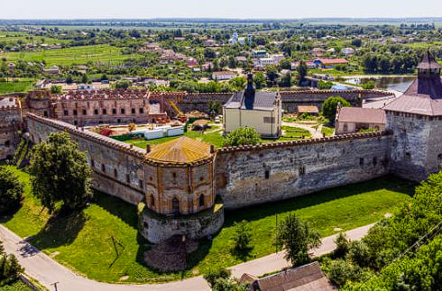 Замки та палаци